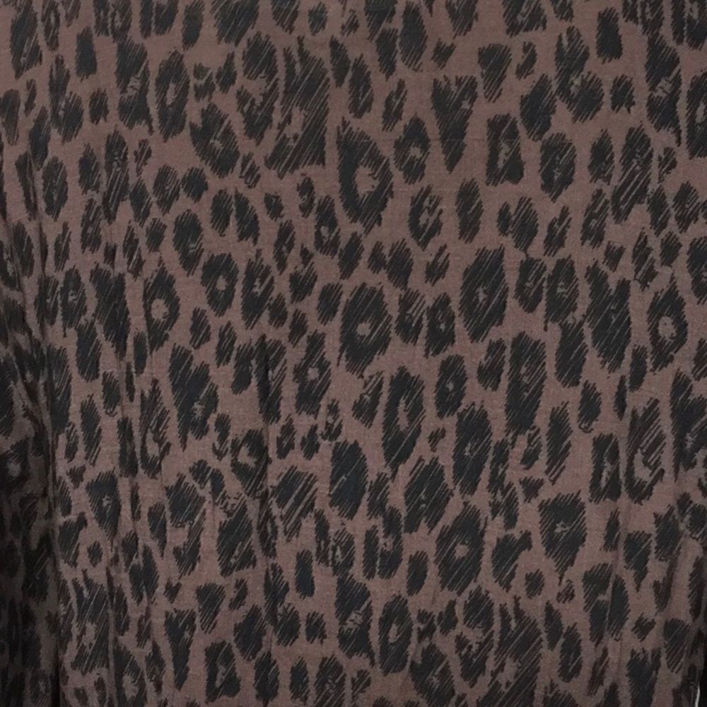 Cloth & stone leopard top. New - Picture 6 of 8